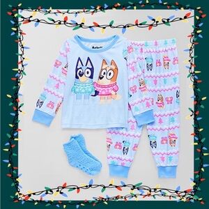 🎄Bluey | Holiday Pajama Set | 4T | Winter Print + Fuzzy Socks | Holiday Drop🎄